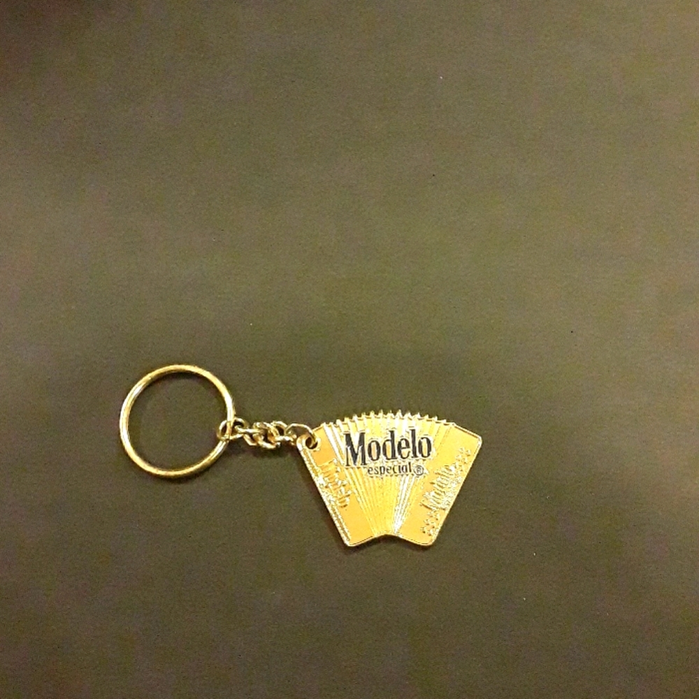 c NEW MODELO ESPECIAL GOLD KEY RING CHAIN